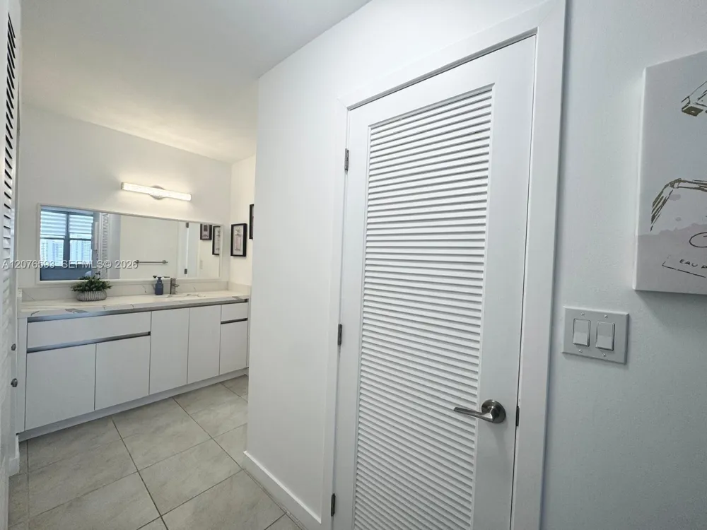 3800 S Ocean Dr #1710 Hollywood, FL 33019