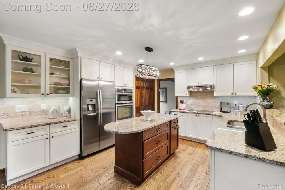 8890 Northampton Drive Plymouth Charter Township, MI 48170