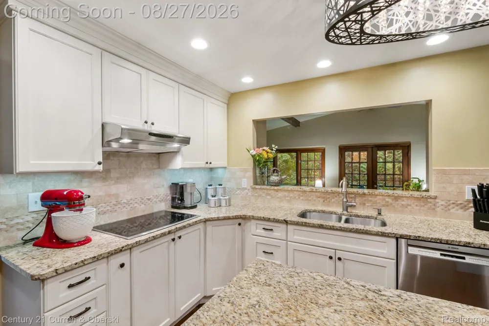 8890 Northampton Drive Plymouth Charter Township, MI 48170