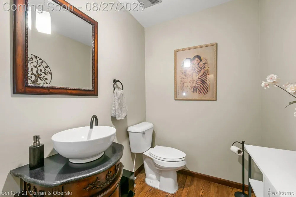 8890 Northampton Drive Plymouth Charter Township, MI 48170