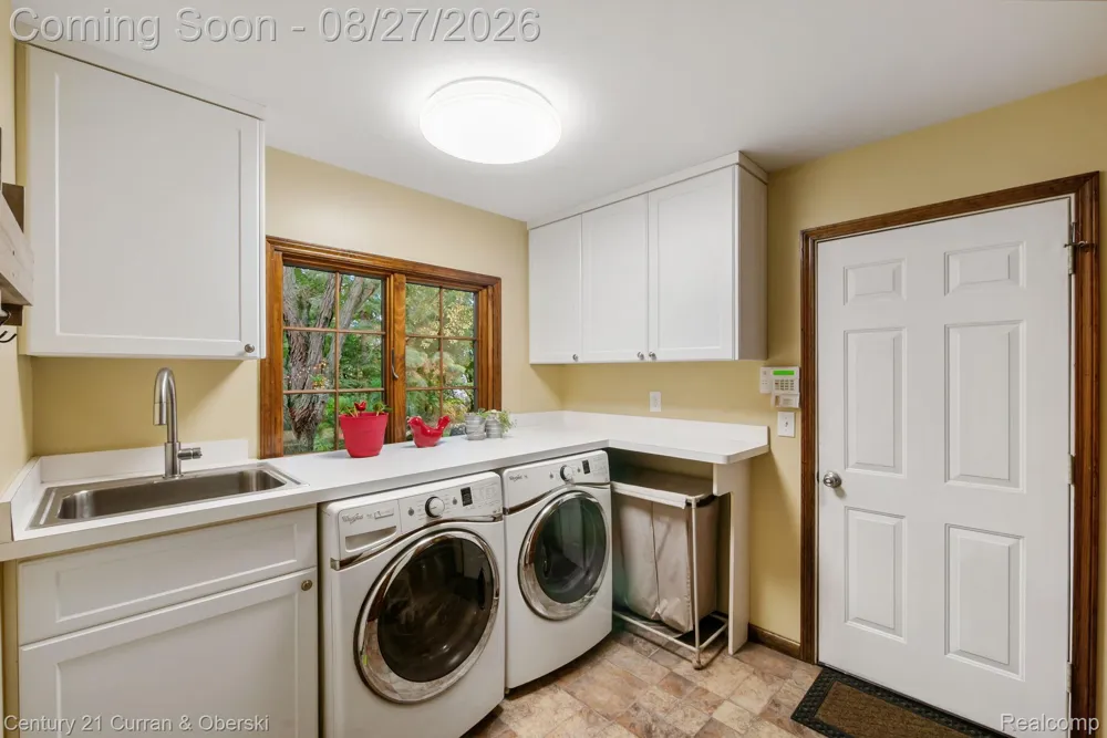 8890 Northampton Drive Plymouth Charter Township, MI 48170