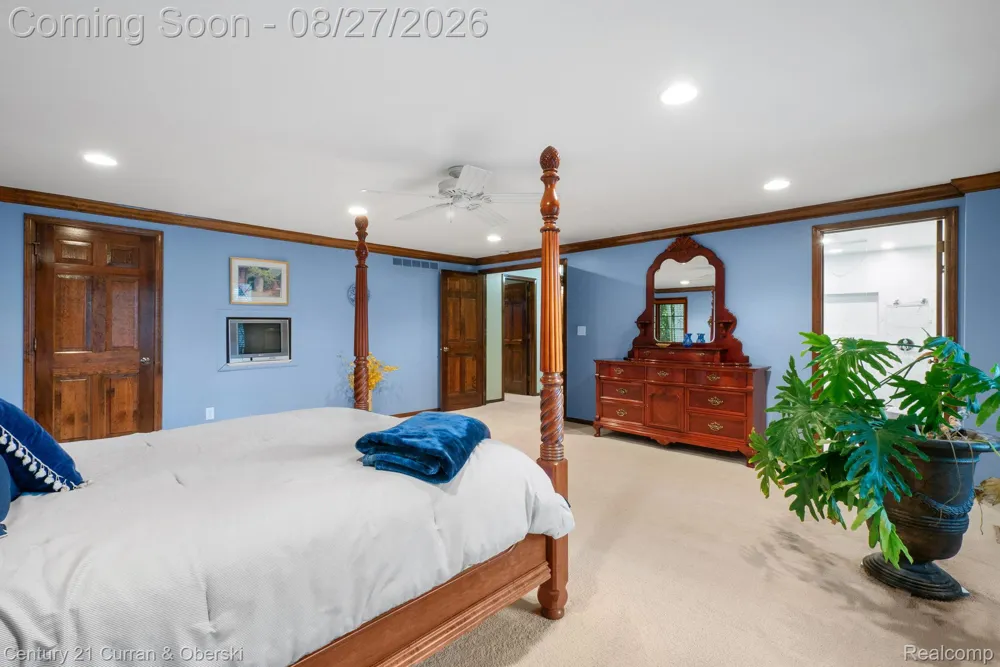 8890 Northampton Drive Plymouth Charter Township, MI 48170