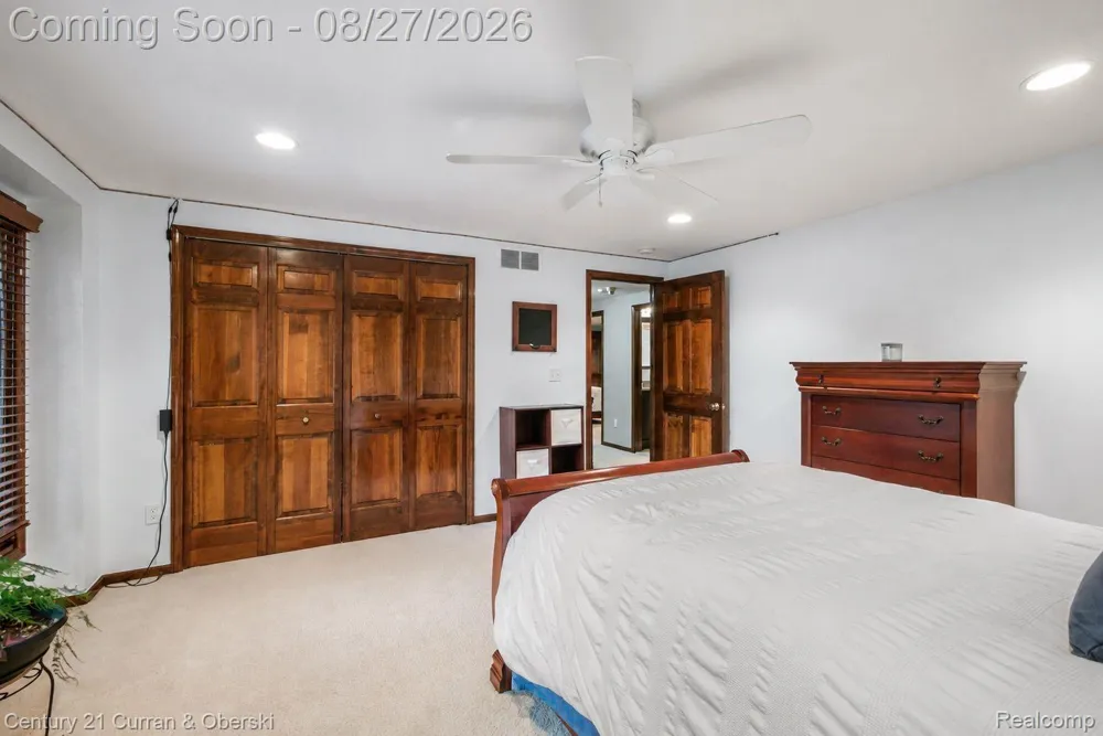 8890 Northampton Drive Plymouth Charter Township, MI 48170