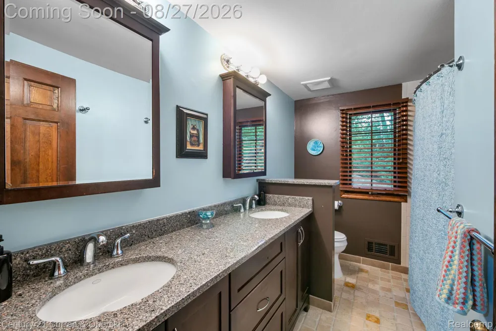 8890 Northampton Drive Plymouth Charter Township, MI 48170