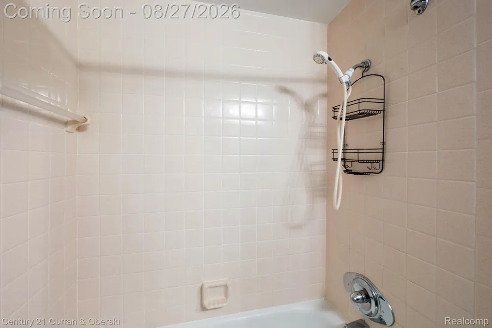 8890 Northampton Drive Plymouth Charter Township, MI 48170