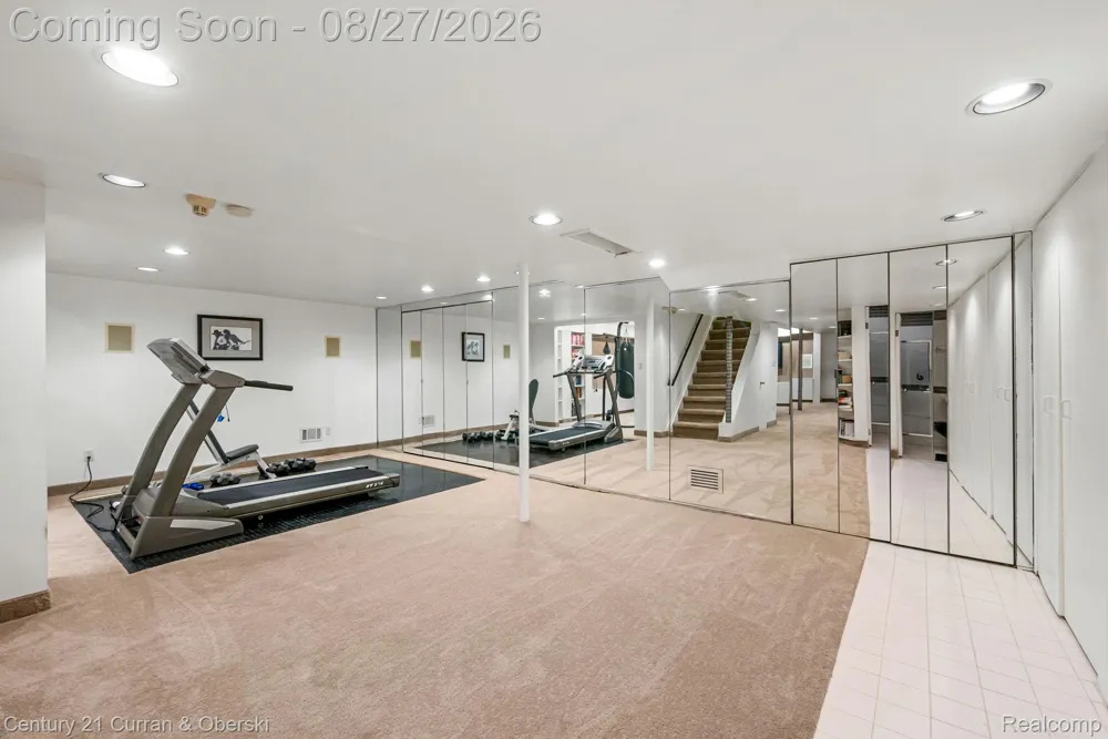 8890 Northampton Drive Plymouth Charter Township, MI 48170