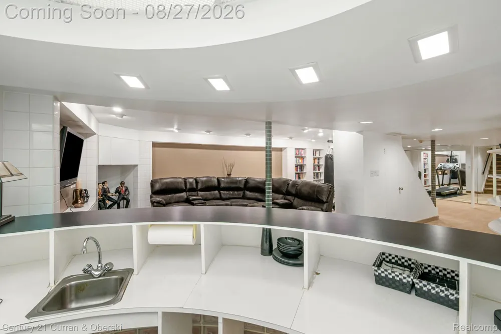 8890 Northampton Drive Plymouth Charter Township, MI 48170