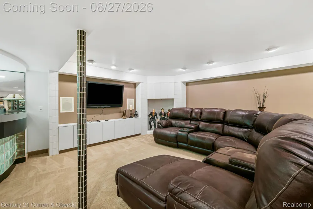8890 Northampton Drive Plymouth Charter Township, MI 48170