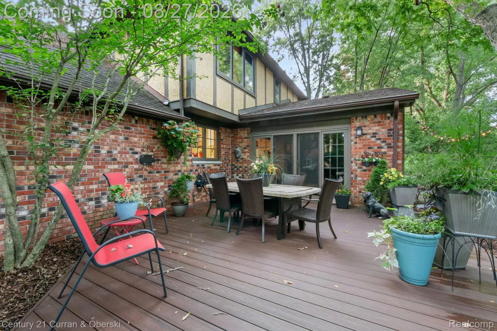 8890 Northampton Drive Plymouth Charter Township, MI 48170
