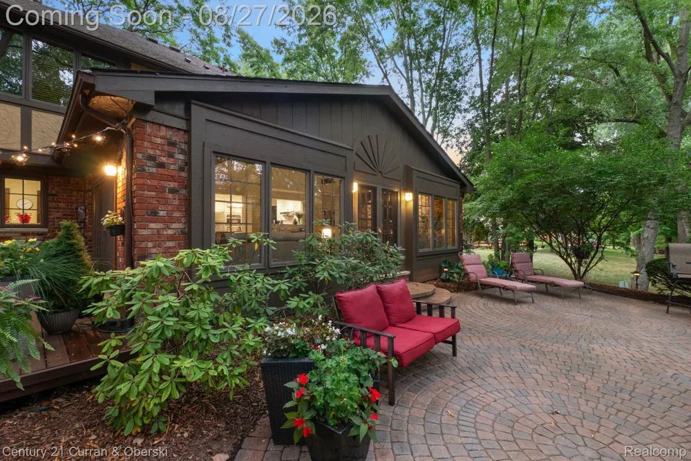 8890 Northampton Drive Plymouth Charter Township, MI 48170