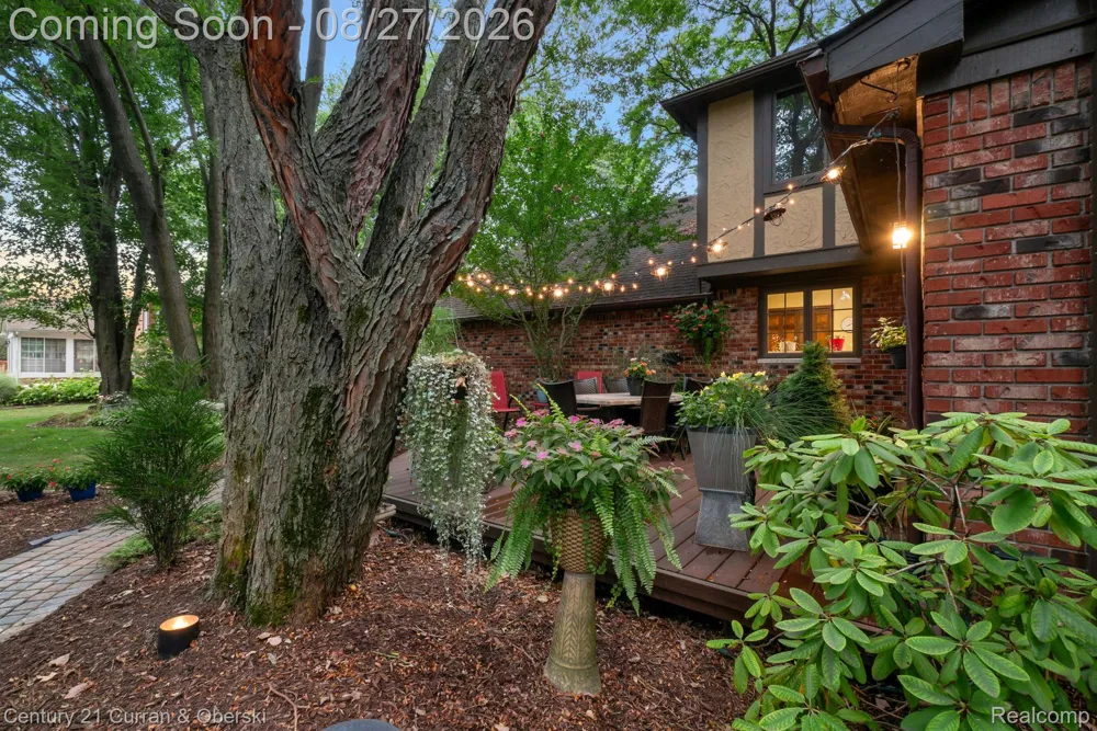 8890 Northampton Drive Plymouth Charter Township, MI 48170