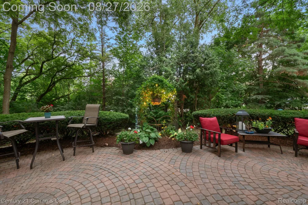 8890 Northampton Drive Plymouth Charter Township, MI 48170