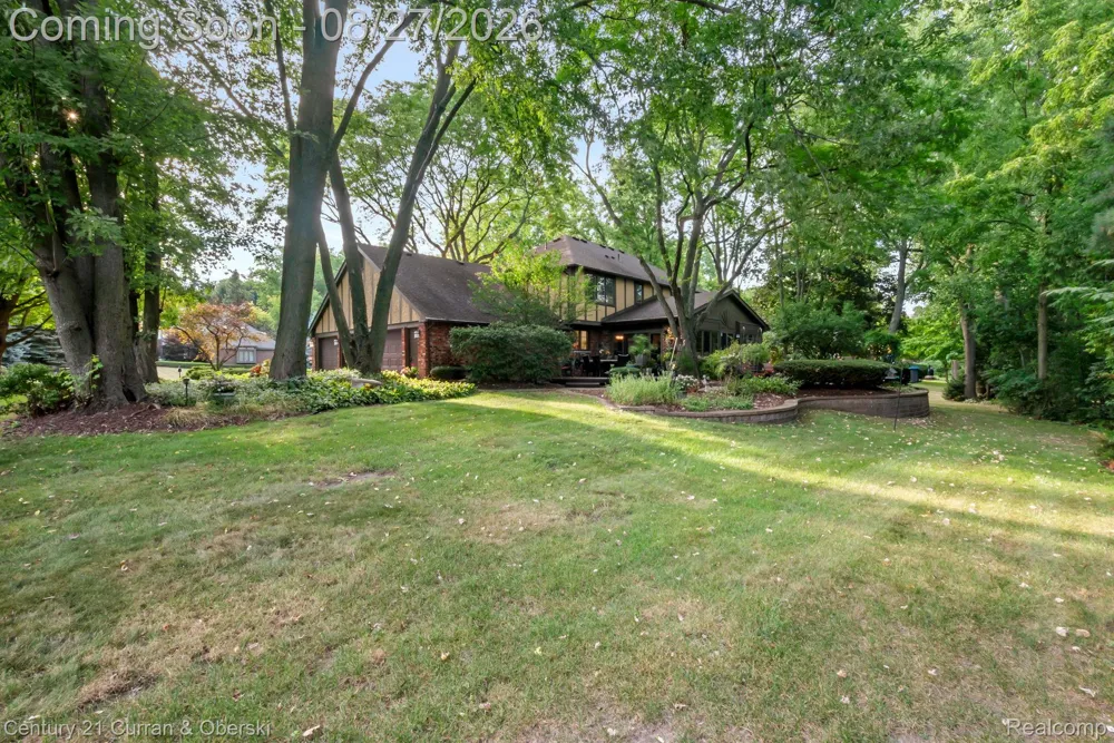 8890 Northampton Drive Plymouth Charter Township, MI 48170