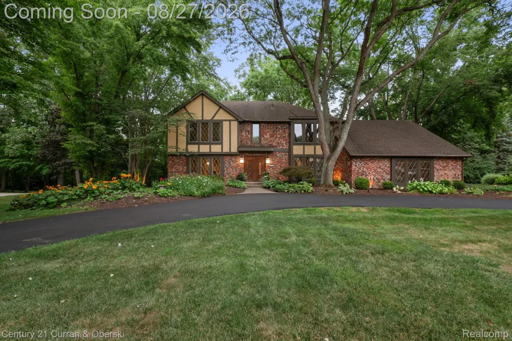 8890 Northampton Drive Plymouth Charter Township, MI 48170