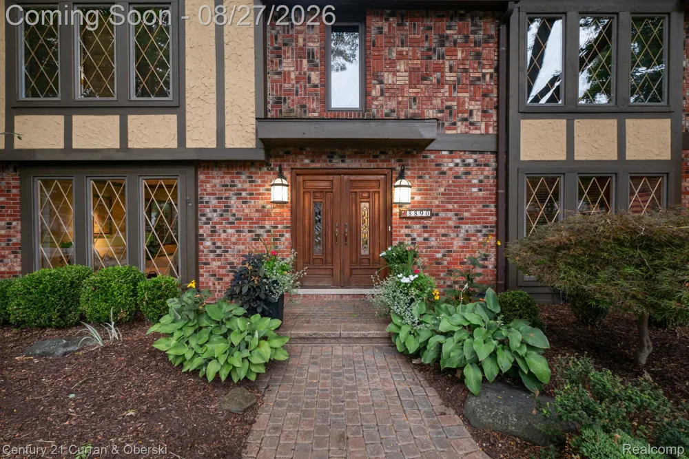 8890 Northampton Drive Plymouth Charter Township, MI 48170