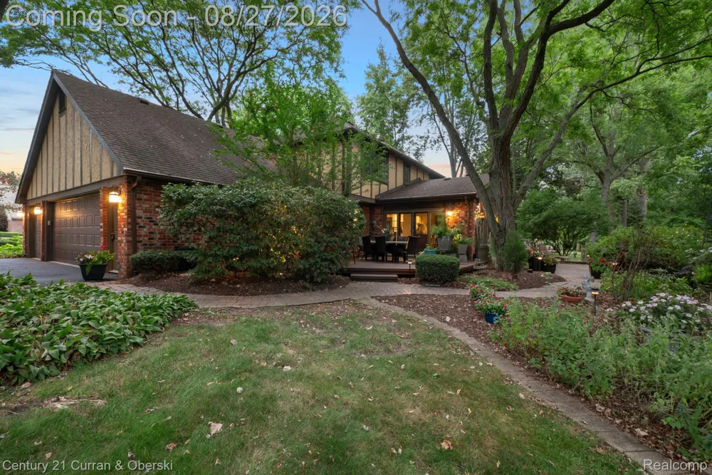 8890 Northampton Drive Plymouth Charter Township, MI 48170