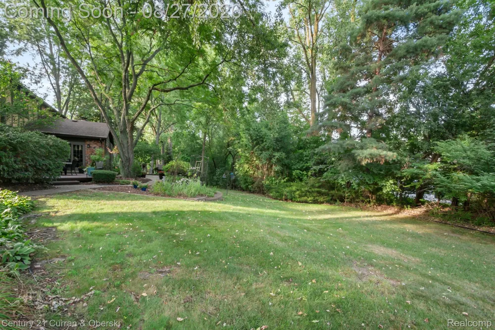 8890 Northampton Drive Plymouth Charter Township, MI 48170