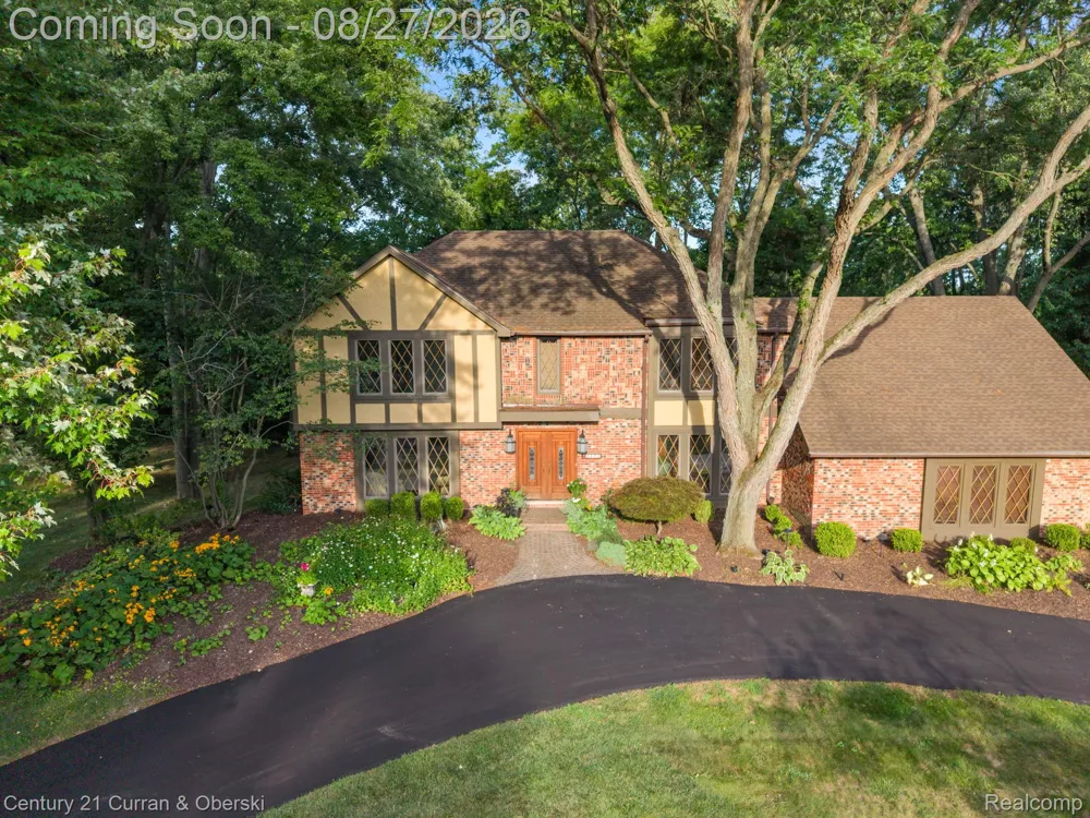 8890 Northampton Drive Plymouth Charter Township, MI 48170