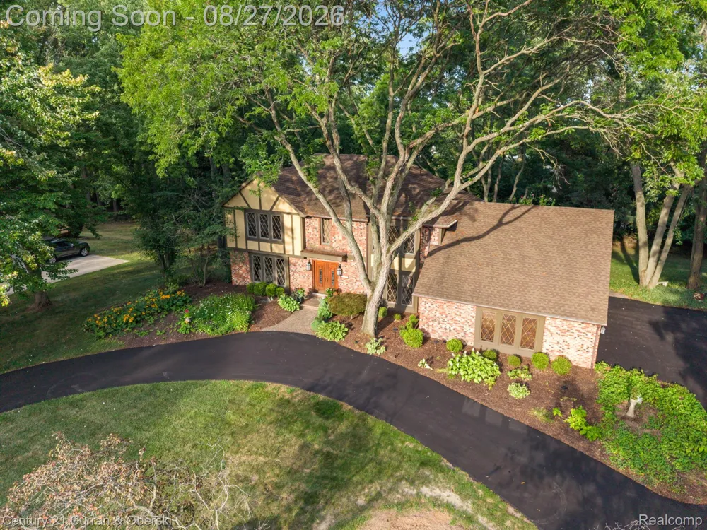 8890 Northampton Drive Plymouth Charter Township, MI 48170