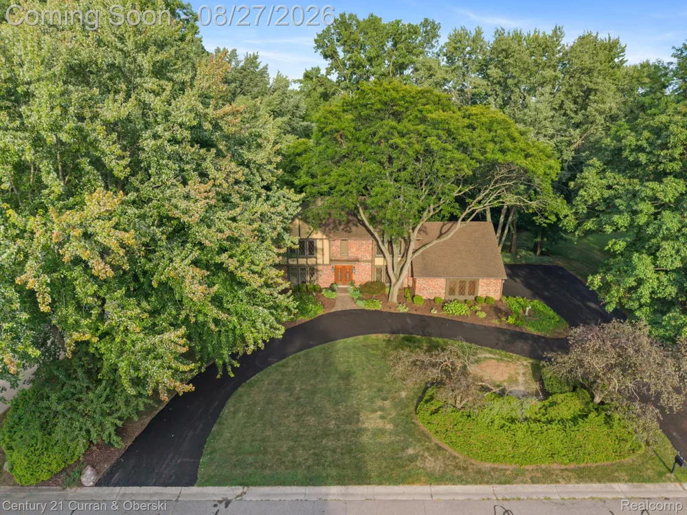 8890 Northampton Drive Plymouth Charter Township, MI 48170