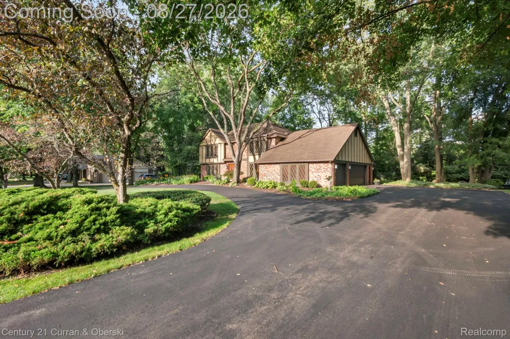 8890 Northampton Drive Plymouth Charter Township, MI 48170