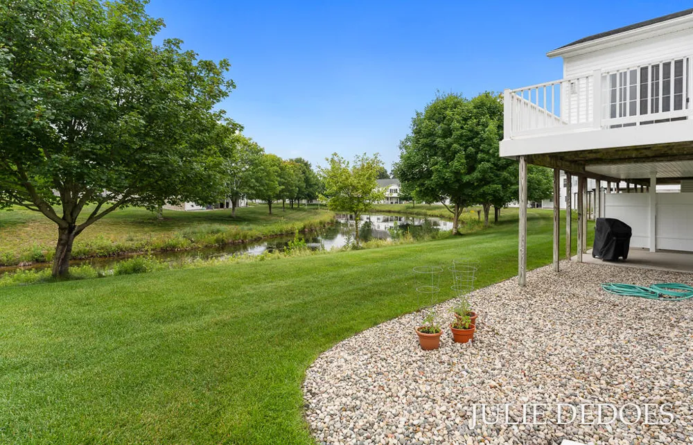 5726 Turning Leaf Way Fruitport Charter Township, MI 49415