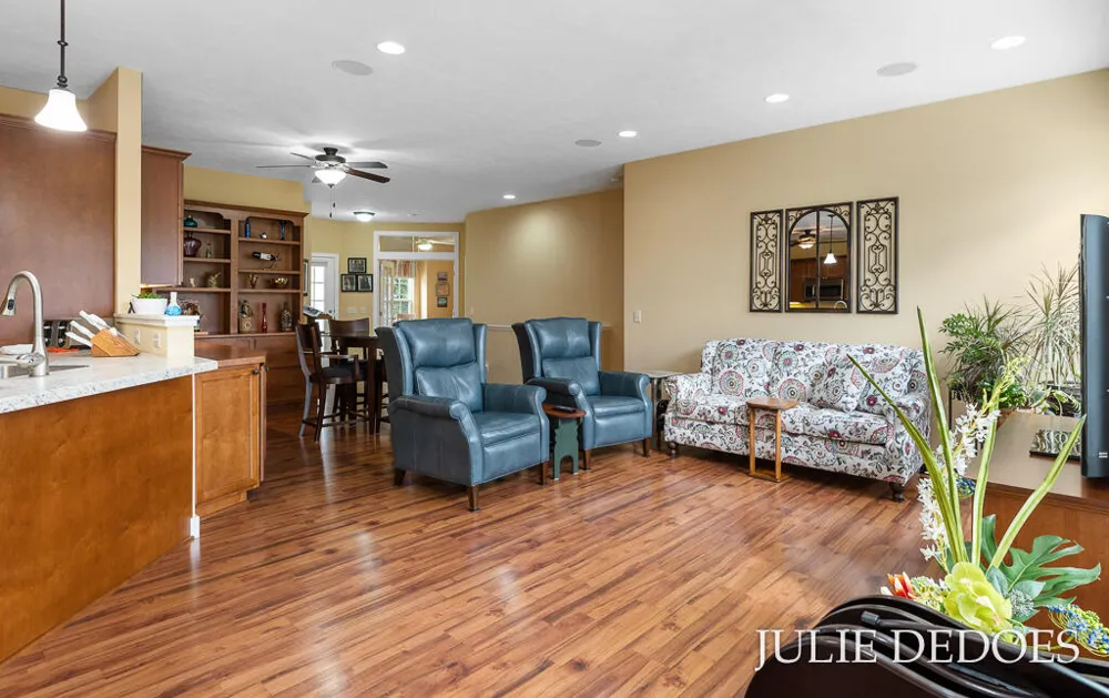 5726 Turning Leaf Way Fruitport Charter Township, MI 49415
