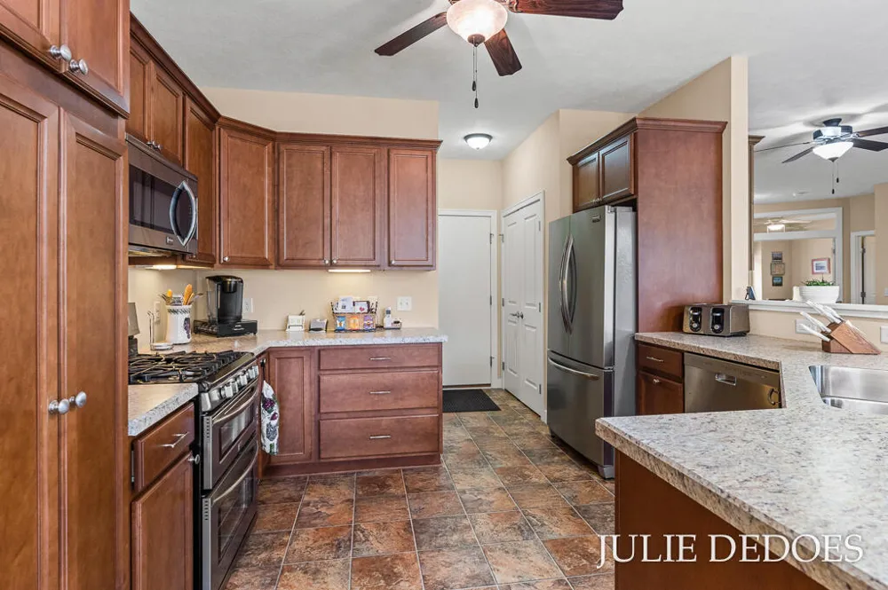 5726 Turning Leaf Way Fruitport Charter Township, MI 49415