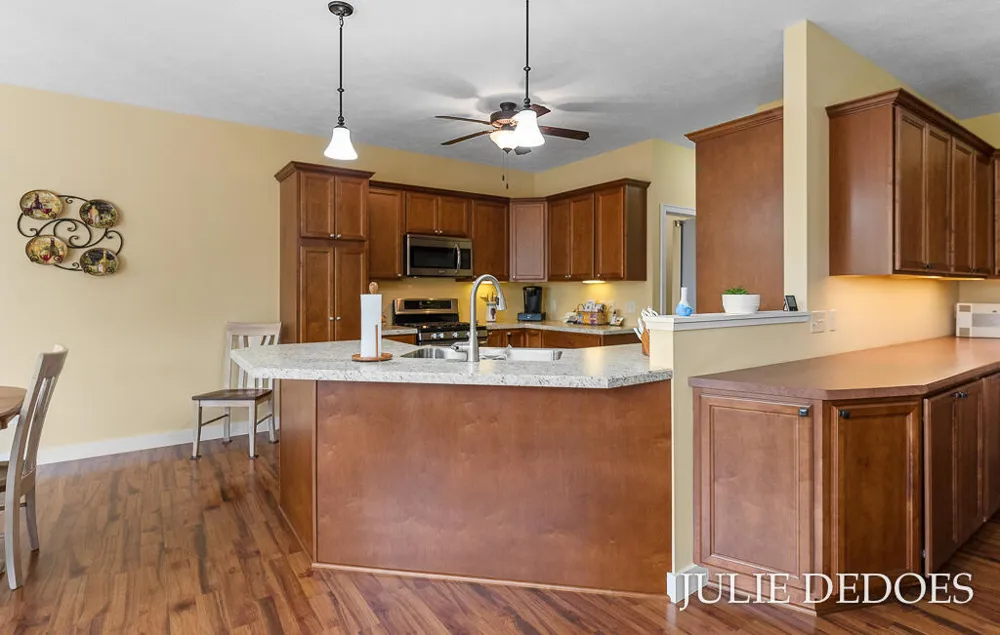 5726 Turning Leaf Way Fruitport Charter Township, MI 49415