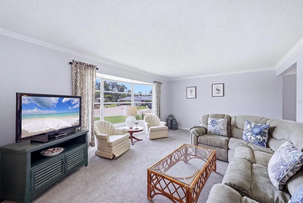 7402 13TH AVENUE W Bradenton, FL 34209