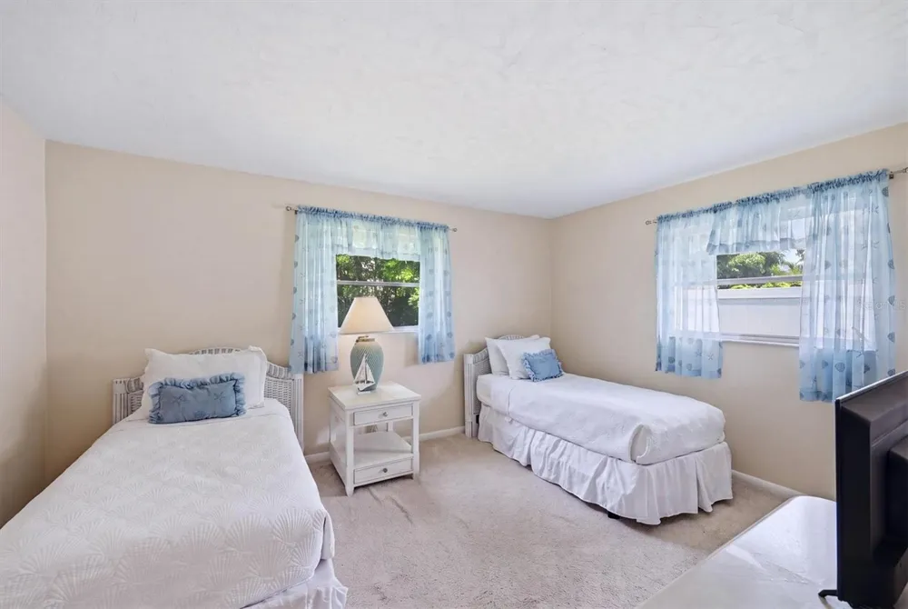 7402 13TH AVENUE W Bradenton, FL 34209