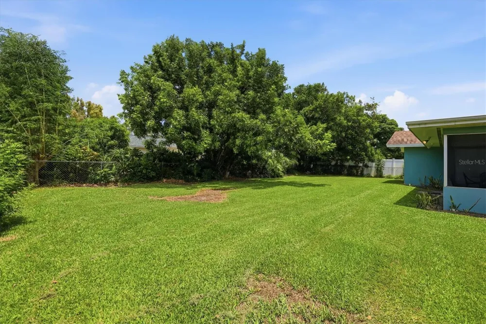 7402 13TH AVENUE W Bradenton, FL 34209