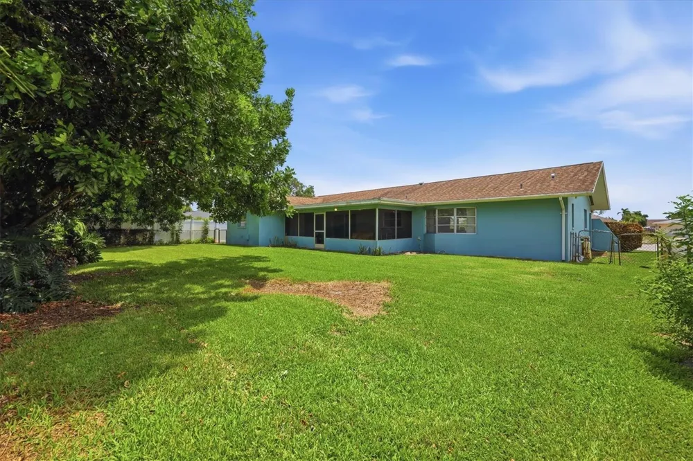 7402 13TH AVENUE W Bradenton, FL 34209