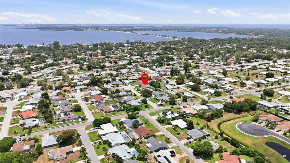 7402 13TH AVENUE W Bradenton, FL 34209