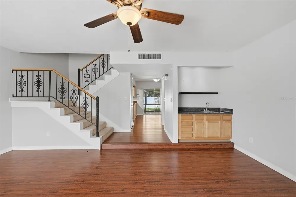 10315 CARROLLWOOD LANE #14 Tampa, FL 33618