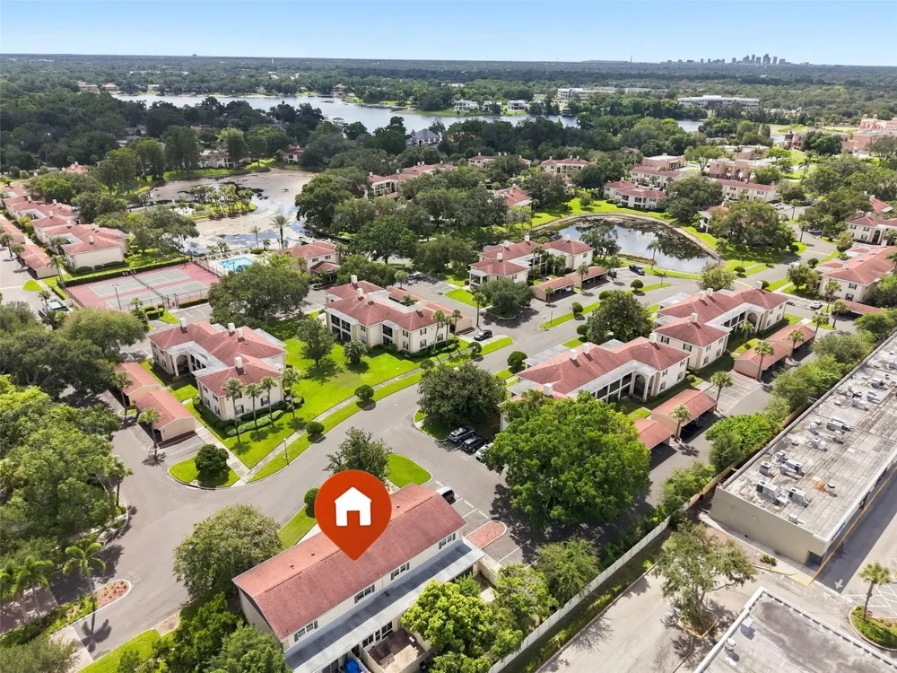 10315 CARROLLWOOD LANE #14 Tampa, FL 33618
