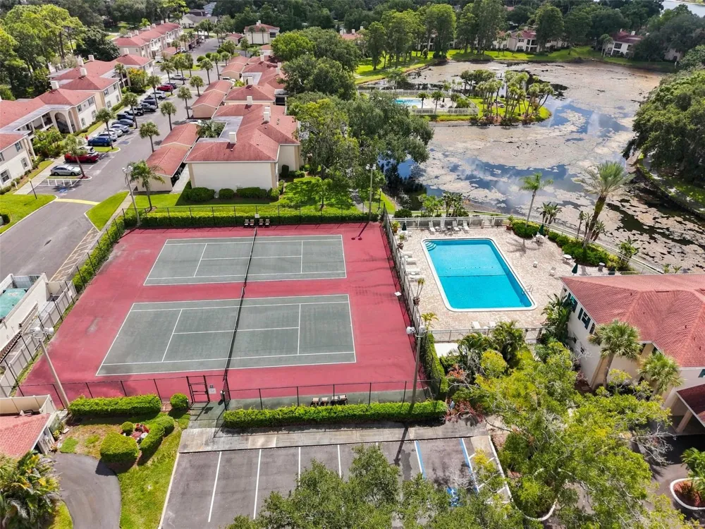 10315 CARROLLWOOD LANE #14 Tampa, FL 33618