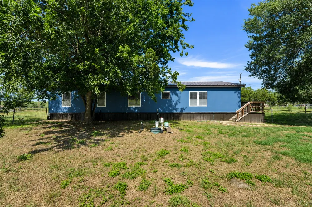 345 Fm 671 Lockhart, TX 78644