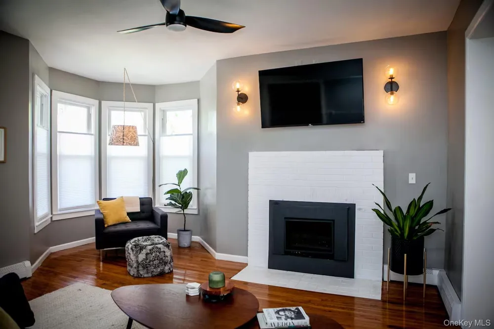 34 E Saint James Street Kingston, NY 12401