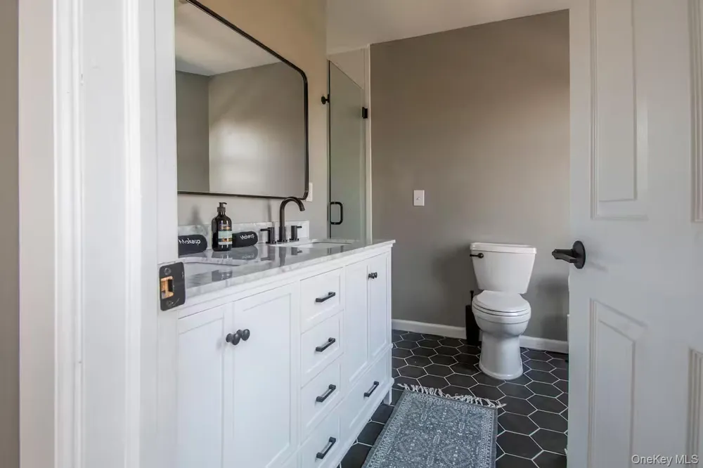 34 E Saint James Street Kingston, NY 12401