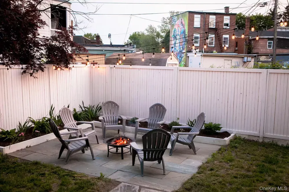 34 E Saint James Street Kingston, NY 12401