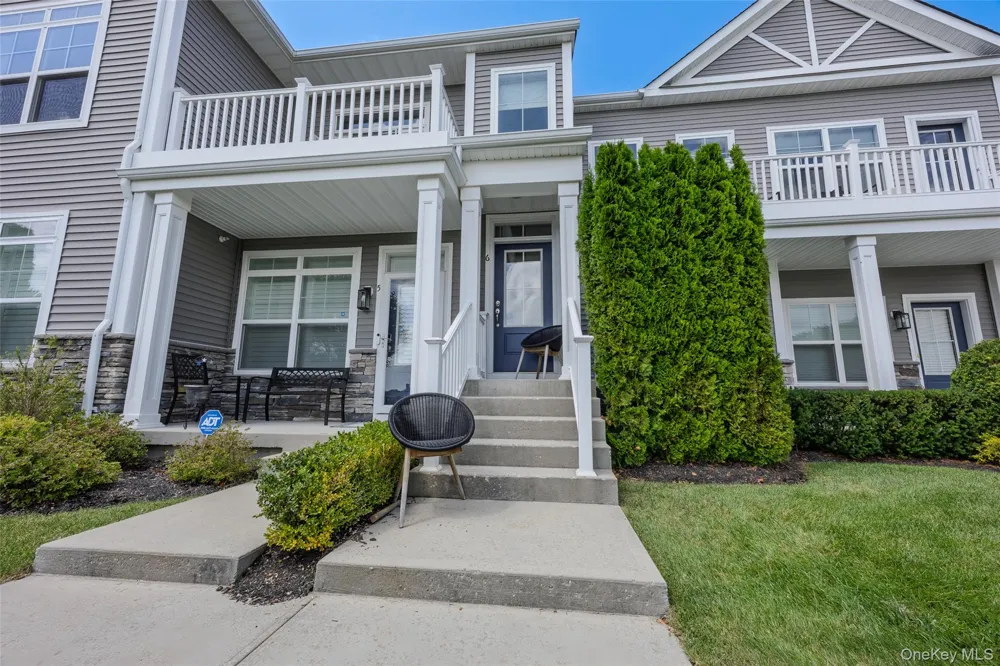 6 Grace Hall Lane Yaphank, NY 11980