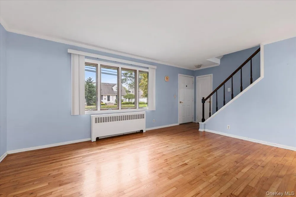 14 Po Lane Hicksville, NY 11801