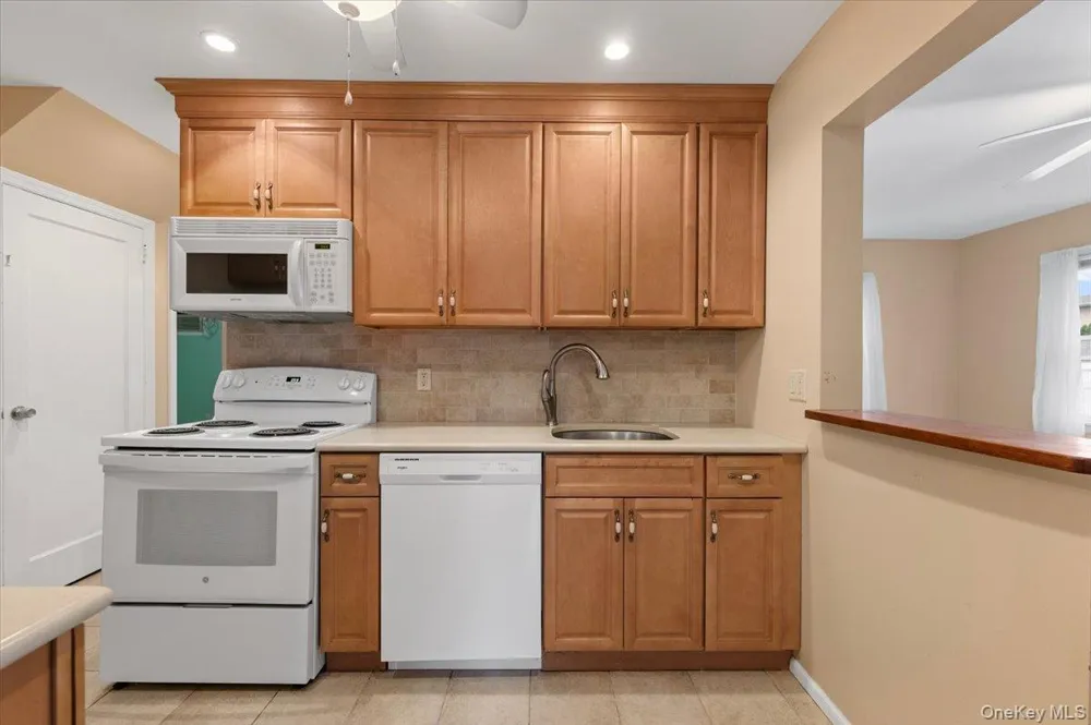 14 Po Lane Hicksville, NY 11801