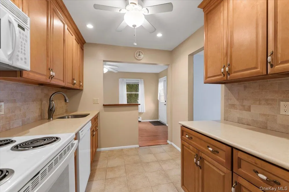 14 Po Lane Hicksville, NY 11801