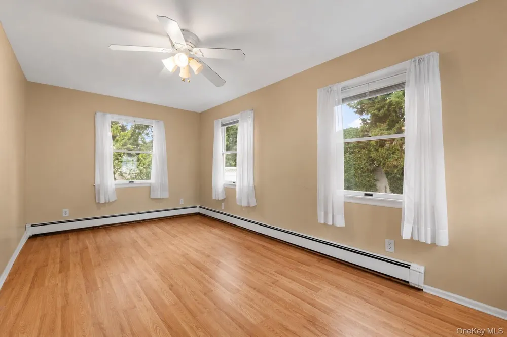 14 Po Lane Hicksville, NY 11801