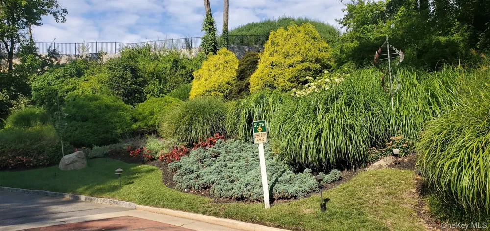 192 Heron Lane Manhasset, NY 11030