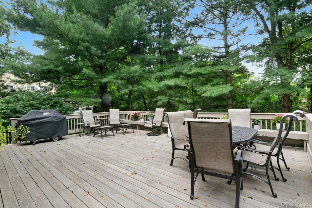 2 Lakeview Avenue W Cortlandt Manor, NY 10567