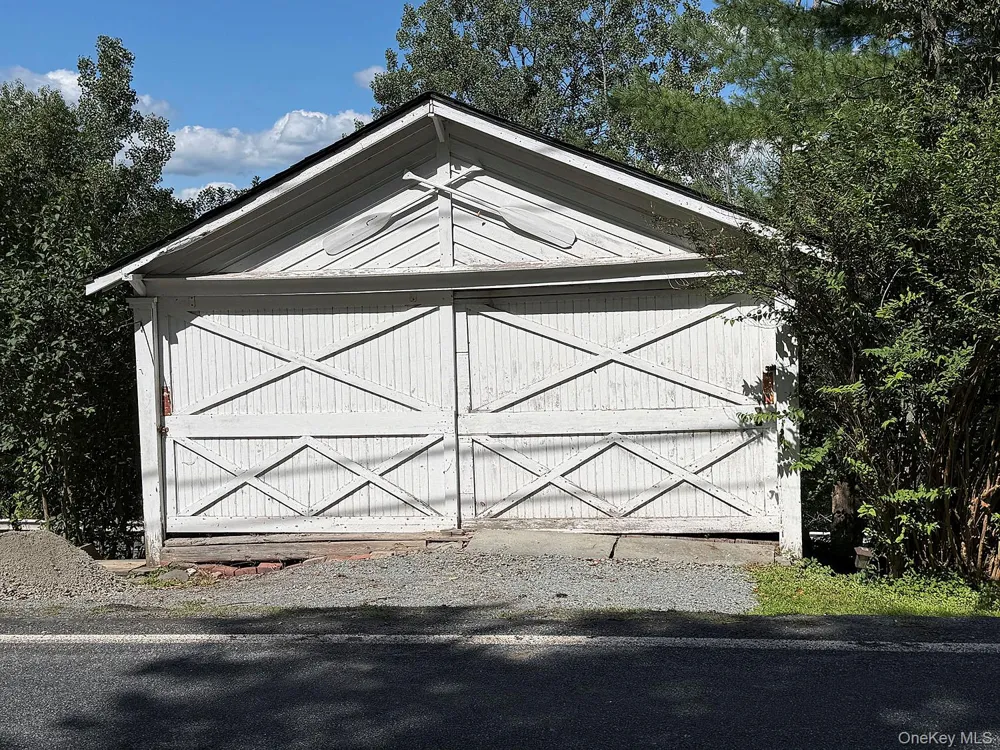 201 County Road 114 Cochecton, NY 12726
