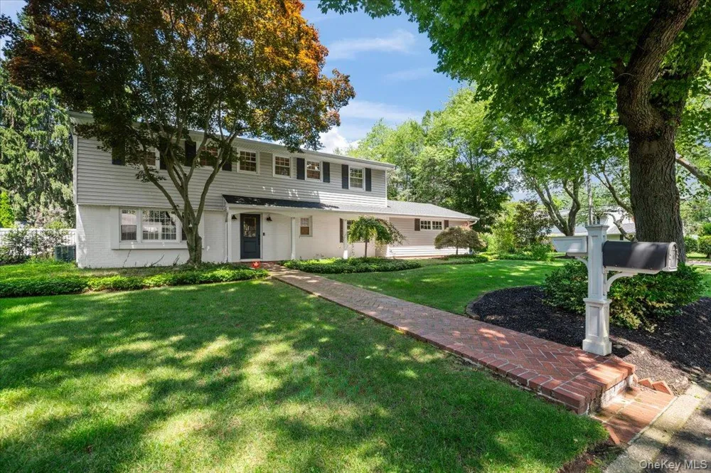 39 Marie Drive Huntington, NY 11743
